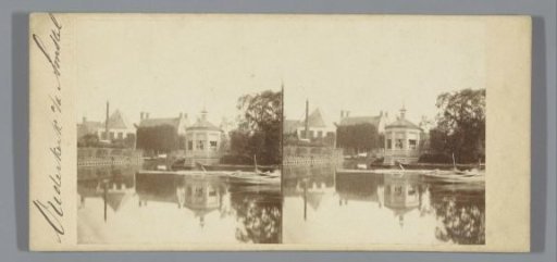 Houses on the water in Ouderkerk aan de Amstel