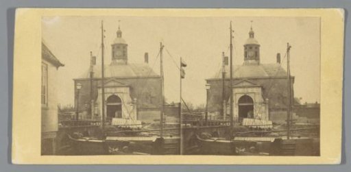 Utrecht Gate in Amsterdam, seen from the Buitensingel