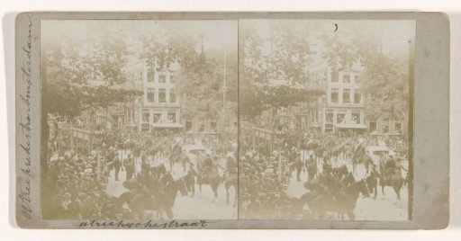 Procession during the coronation festivities of Queen Wilhelmina in the Utrechtsestraat, Amsterdam