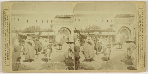 Passers-by on the Babucheros Square in Tétouan