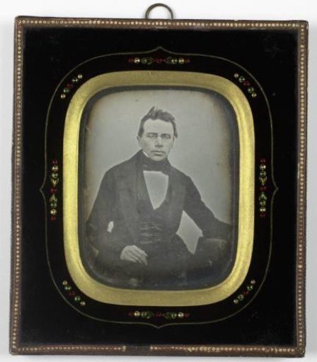 Portrait of an unknown man with spectacles