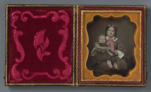 Portrait of an unknown mother and daughter