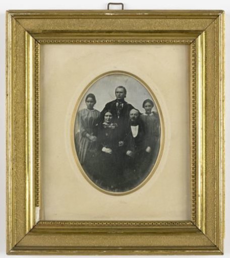Portrait of an unknown family