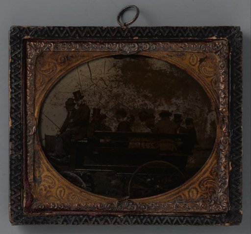 Carriage with figures