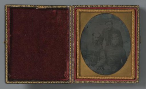 Portrait of three unknown soldiers
