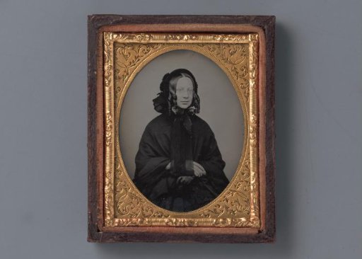 Portrait of an unknown woman with spectacles
