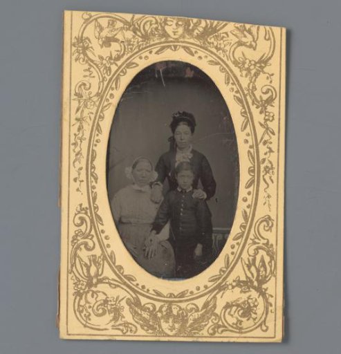 Portrait of two unknown women and a girl