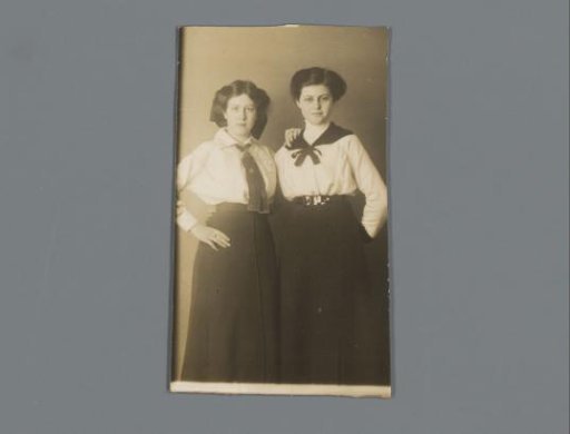 Double portrait of two unknown young women