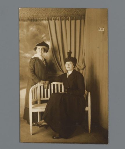 Double portrait of two unknown women