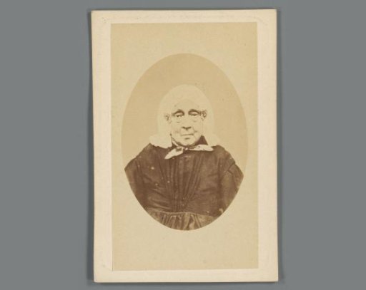 Portrait of Petronella Reinjes Feddema on a prayer card