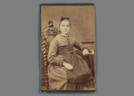 Portrait of Anna Scheuer on a prayer card