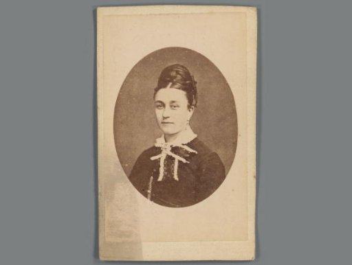 Portrait of Maria Catharina Wilhelmina Pompen on a prayer card