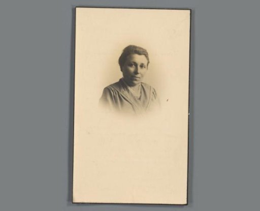 Portrait of the widow of Louis Allaer-Badenberg on a prayer card