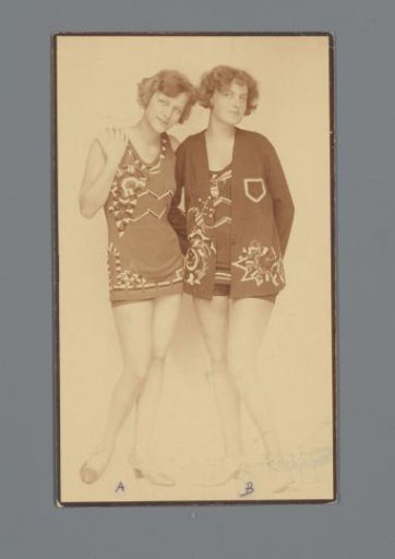 Two mannequins in bathing costume from the Wiener Werkstätte