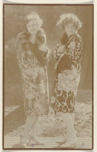 Two models with embroidered jackets from the Wiener Werkstätte