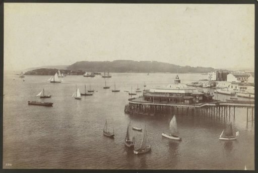 Sailing ships at the pier of Plymouth
