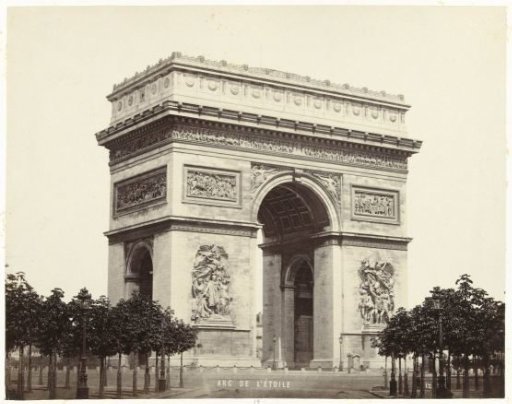 View of the Arc de Triomphe in Paris