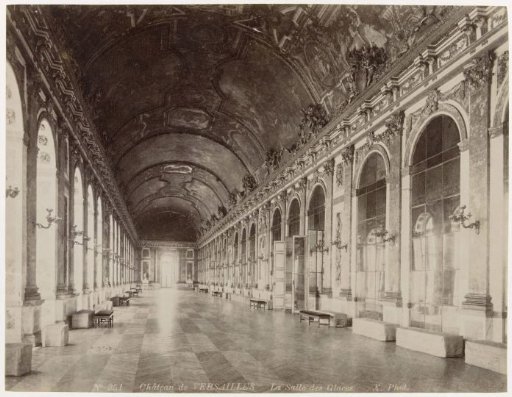 Hall of Mirrors in the Palace of Versailles