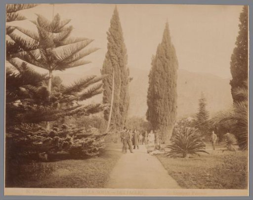 Group of people in the garden of Villa Sofia in Palermo