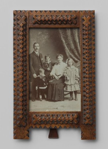 Portrait of an unknown family