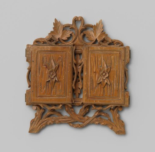 Empty frame with a diptych