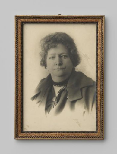 Portrait of the actress Magda Janssens
