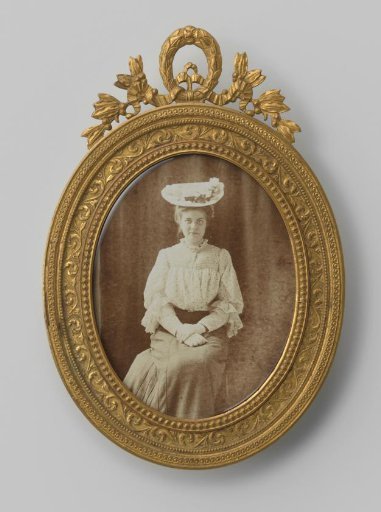 Portrait of an unknown woman with a hat