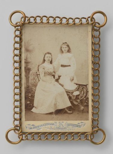 Portrait of two unknown girls