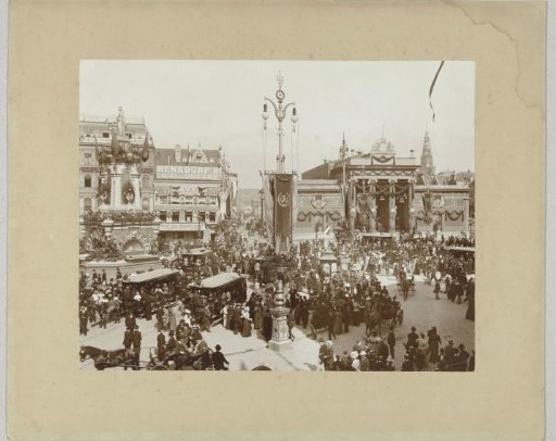 Decorations on the Dam, Amsterdam, during the Inauguration of Wilhelmina as Queen