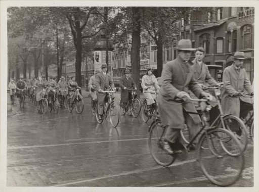 Cyclists in The Hague