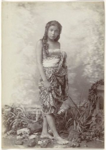 Studio portrait of an unknown young Javanese woman