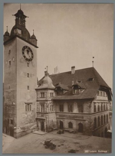 Town Hall in Lucerne with the Musée Historique on the right (the present Kornschütte)