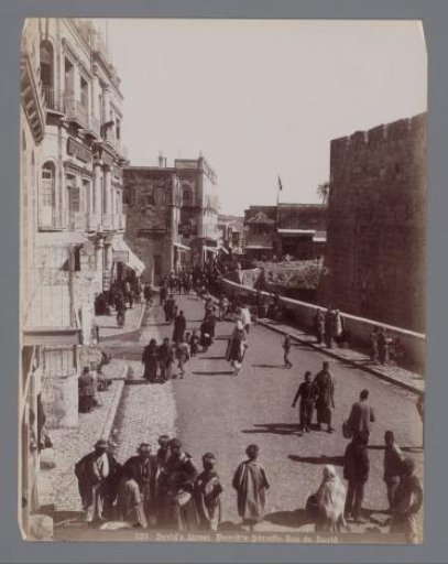 View of David Street in Jerusalem, in the distance the photography shop of F. Nicodeme