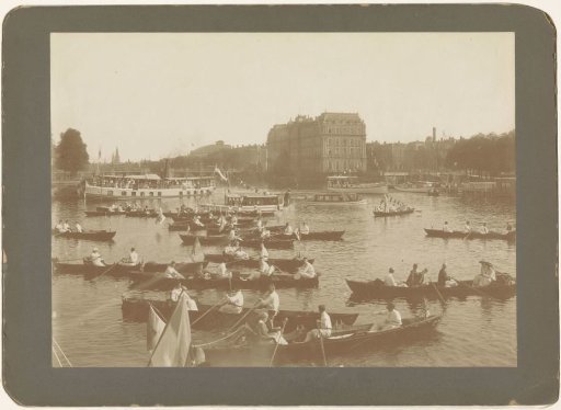 Rowers on the Amstel (between Stadhouderskade and the Amstel Hotel), Amsterdam