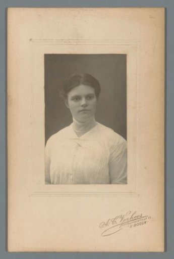 Portrait of an unknown woman with a brooch
