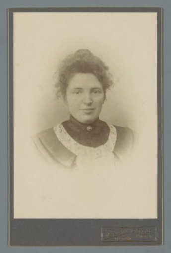 Portrait of a woman with a brooch