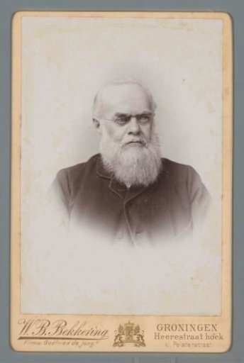 Portrait of a man with spectacles