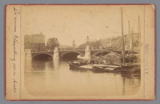 View of the Blauwbrug over the Amstel in Amsterdam