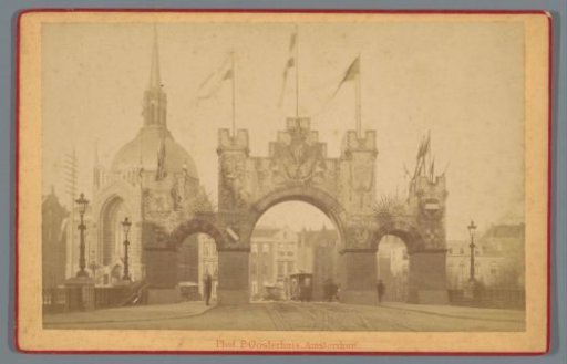 Archway for the Leidsebrug on the occasion of the seventieth birthday of King William III, viewed towards the Stadhouderskade, Amsterdam, April 1887