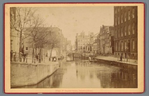 Spui viewed towards the Kalverstraat and the Ossensluis, on the right the Maagdenhuis, Amsterdam