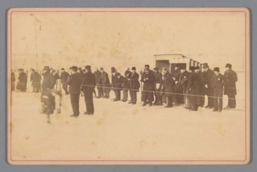 Group of men along the track of the Amsterdam Ice Club
