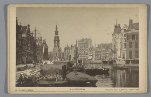 View of the Amstel in Amsterdam, with the Munttoren in the background