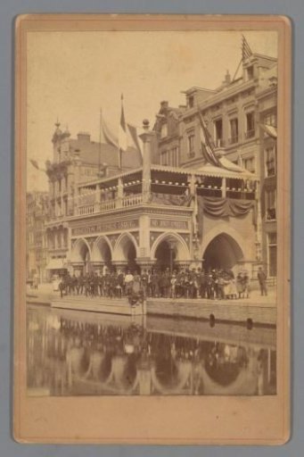 Student society Nos Jungit Amicitia during the jubilee festivities in 1887 on the Rokin in Amsterdam