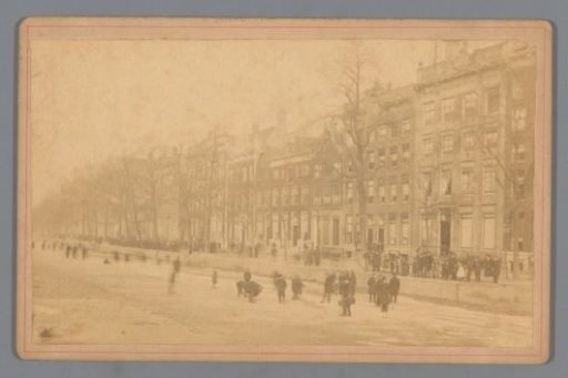 Skaters on the Keizersgracht in Amsterdam