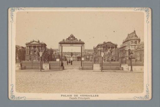 View of the Château de Versailles