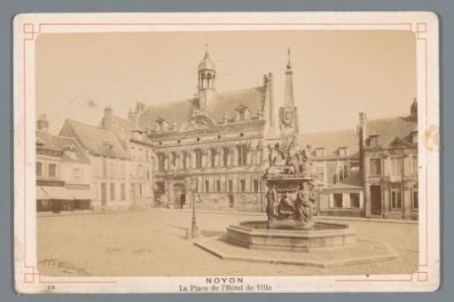 View of the town hall square at Noyon