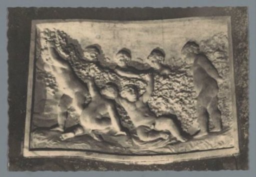 Young marauders, bas-relief sculpted in chalk