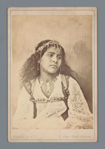 Algerian woman with jewelry in her hair