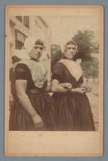 Portrait of two unknown women in costume of Walcheren