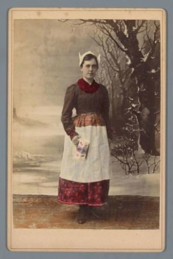Portrait of Isa Rodenburg van Heyst in costume with a jug in her hand